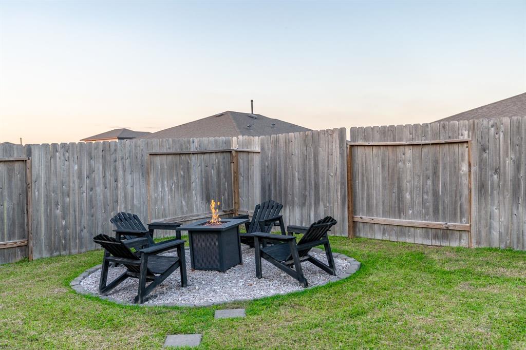 8210 Buck Lane, Rosharon, Texas image 7