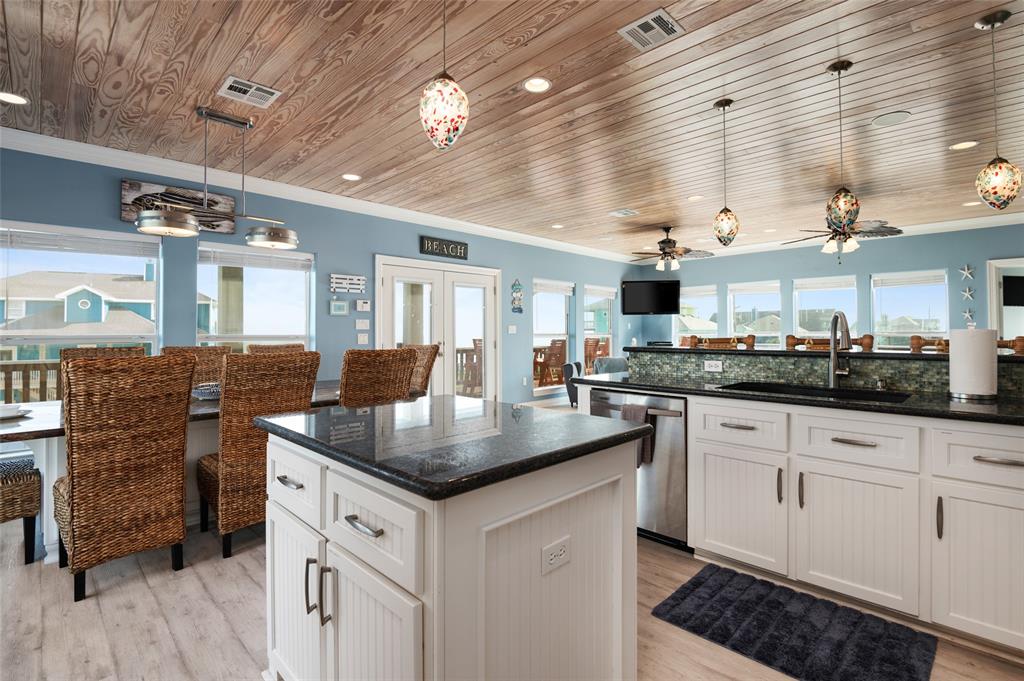 2703 Gillespie, Crystal Beach, Texas image 20