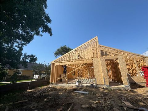 Photo of 708 South Carroll Street, La Porte, TX 77571 (MLS # 17292042)