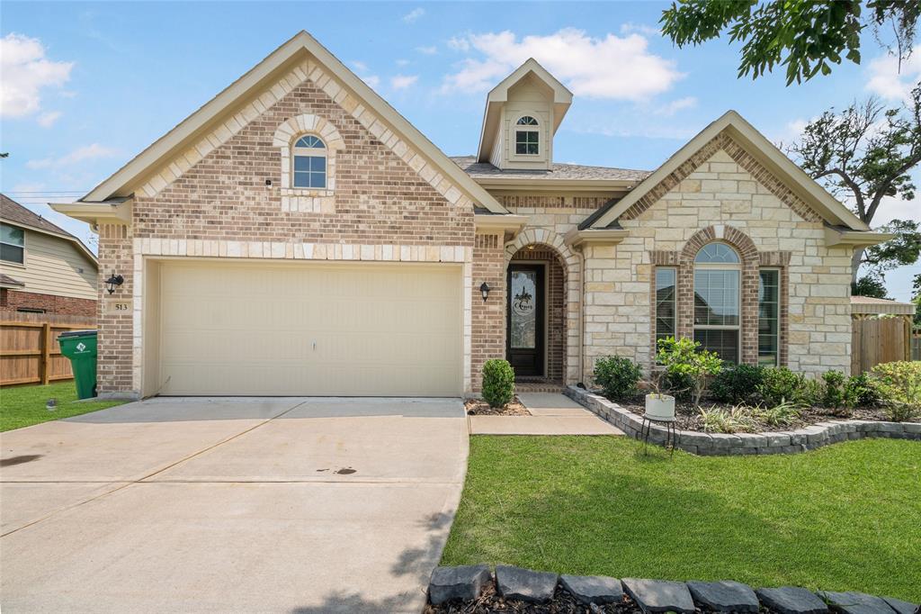 513 Moore Street, Richwood, Texas image 1
