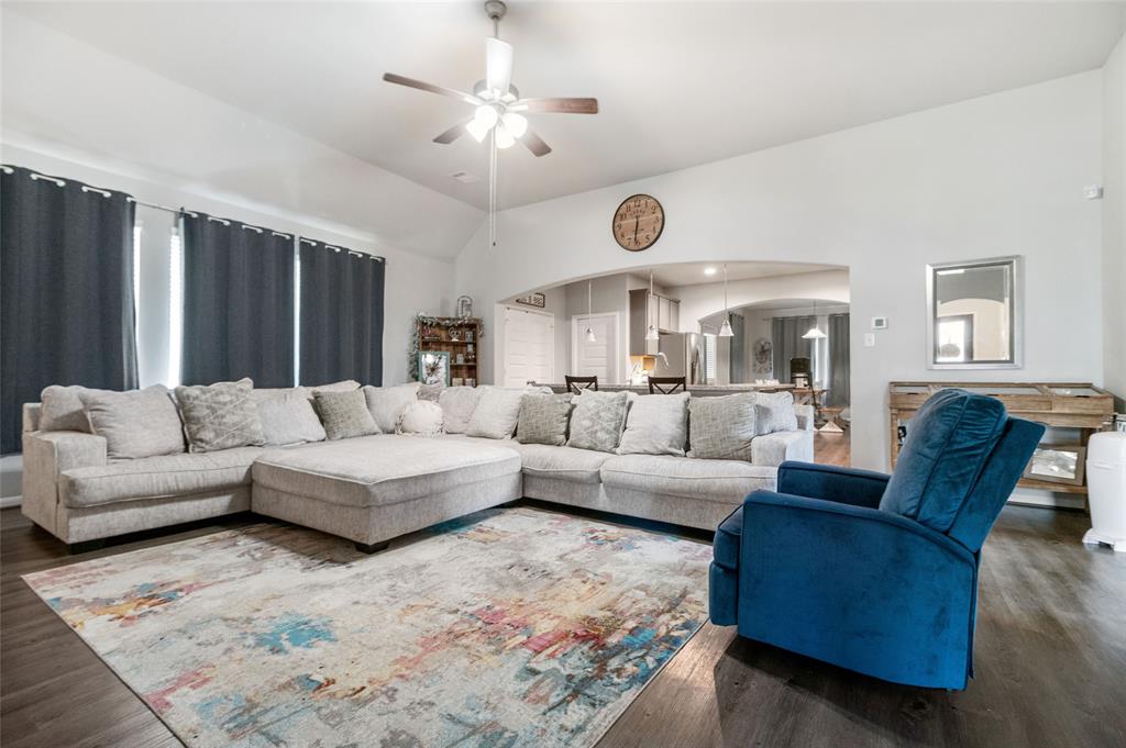 513 Moore Street, Richwood, Texas image 4