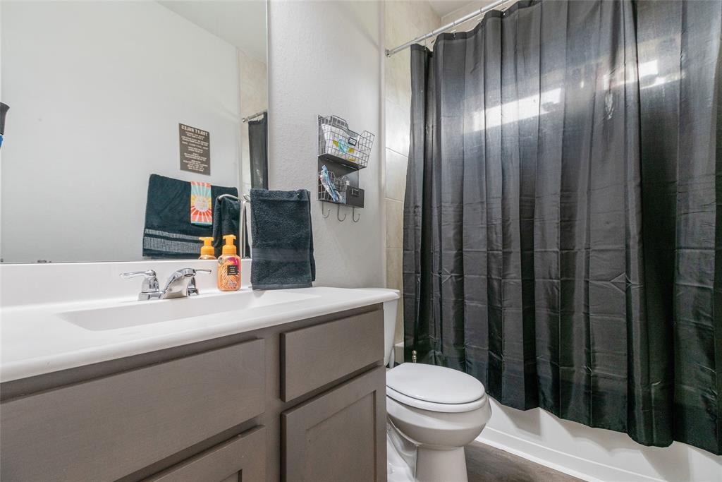 513 Moore Street, Richwood, Texas image 17