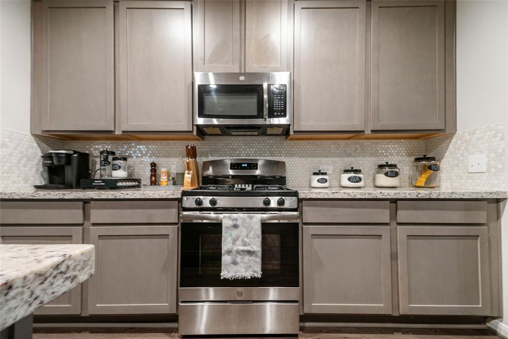 513 Moore Street, Richwood, Texas image 7