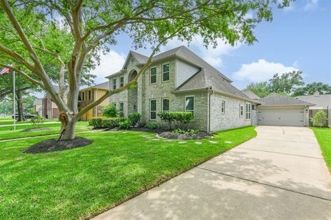 Single Family Residence in Friendswood TX 1802 Valero Street 2.jpg