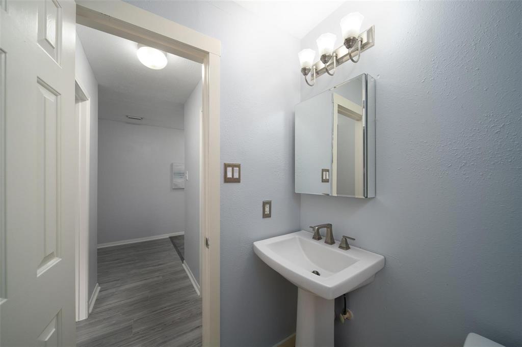 22814 W Waterlake Drive, Richmond, Texas image 18