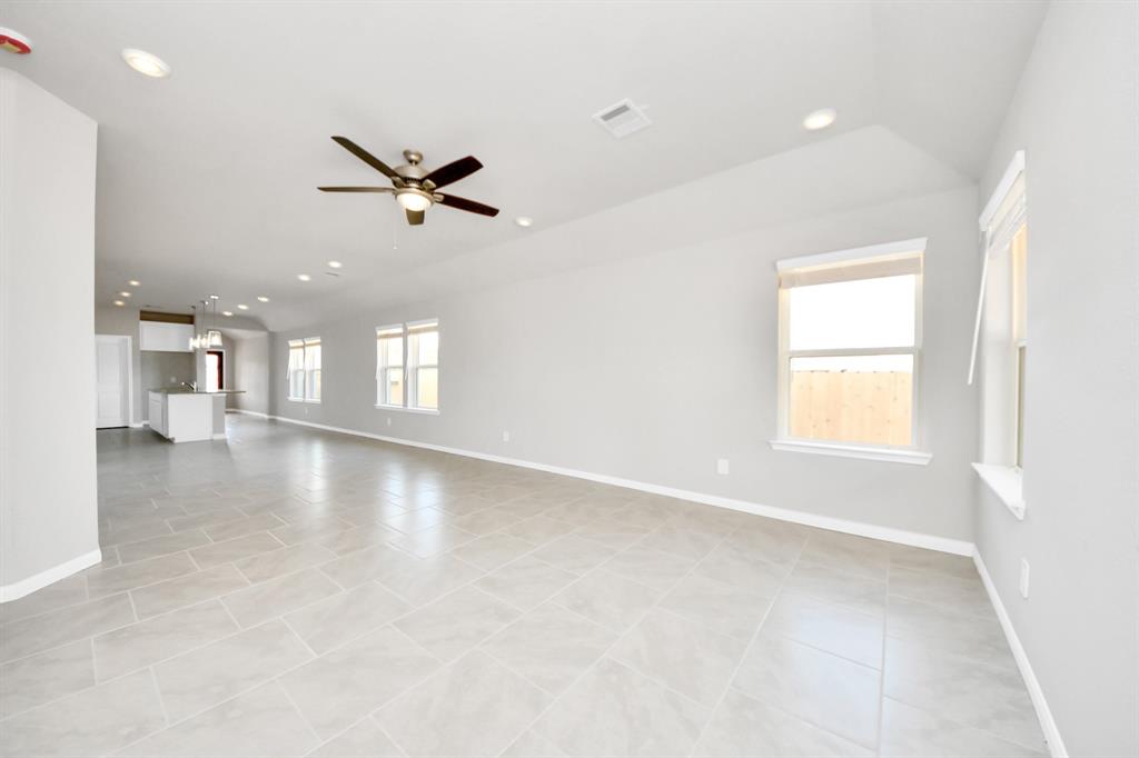 20934 Carob Tree Lane, Tomball, Texas image 11