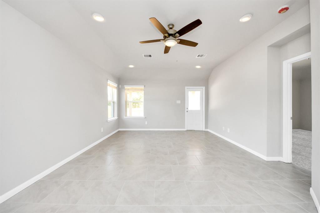 20934 Carob Tree Lane, Tomball, Texas image 10