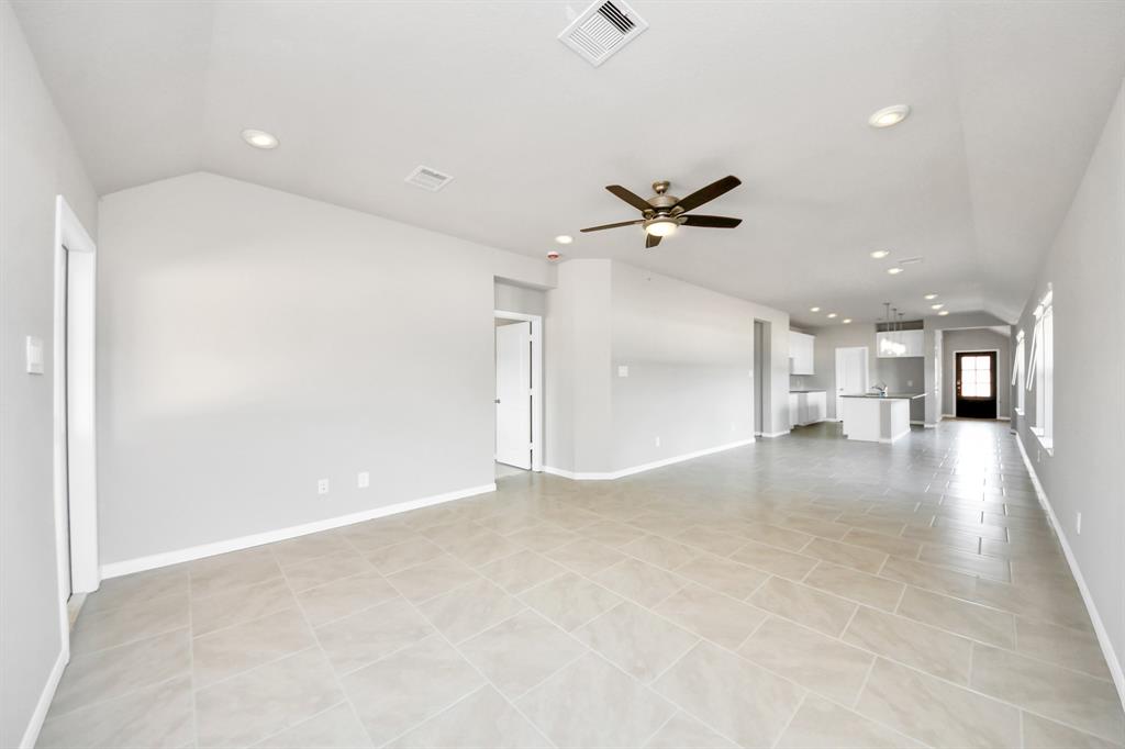 20934 Carob Tree Lane, Tomball, Texas image 12