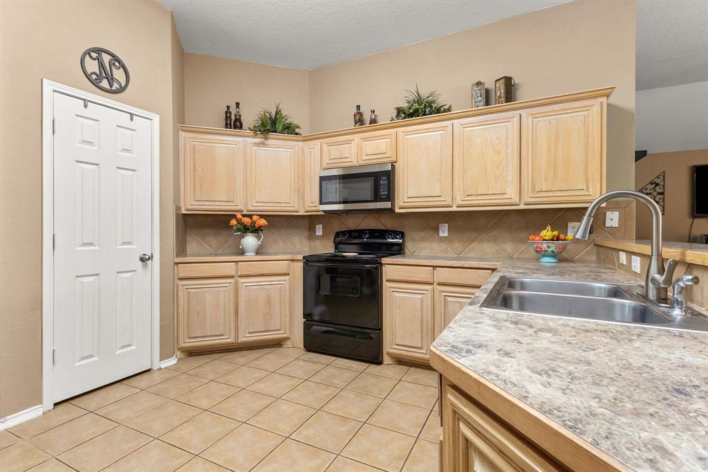 9974 Elder Street St, Willis, Texas image 10