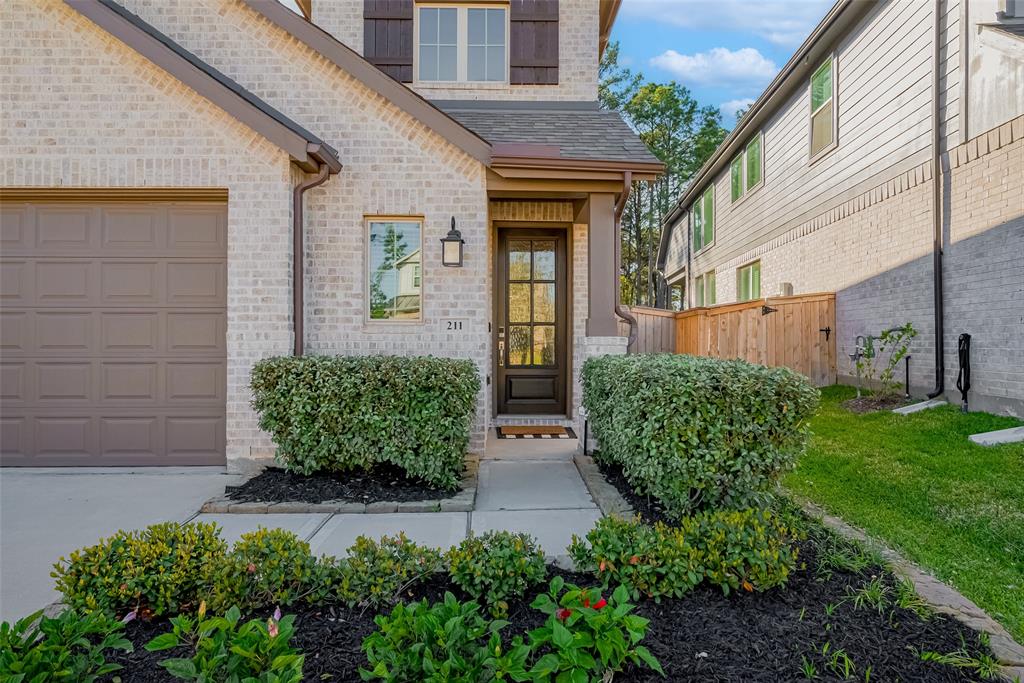 211 Lukewood Circle, Conroe, Texas image 11