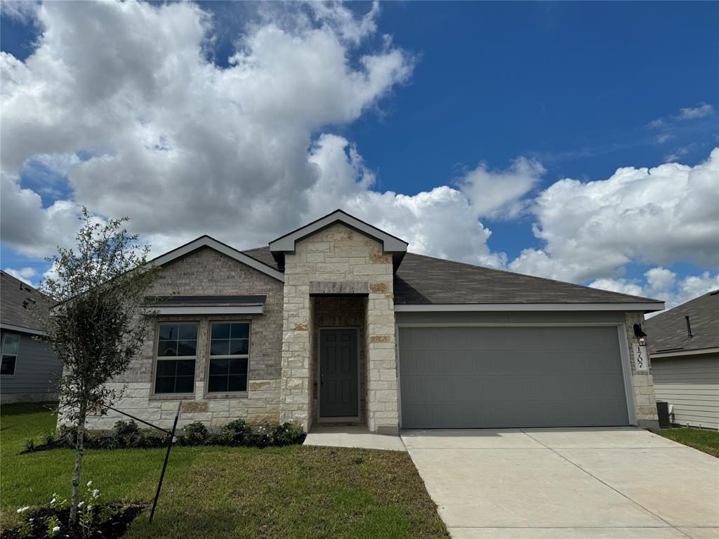 1707 Grimes Drive, Brenham, Texas image 1