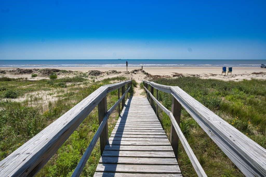 130 Sandpiper Avenue, Surfside Beach, Texas image 21
