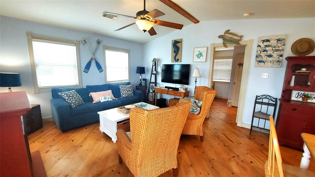 130 Sandpiper Avenue, Surfside Beach, Texas image 6