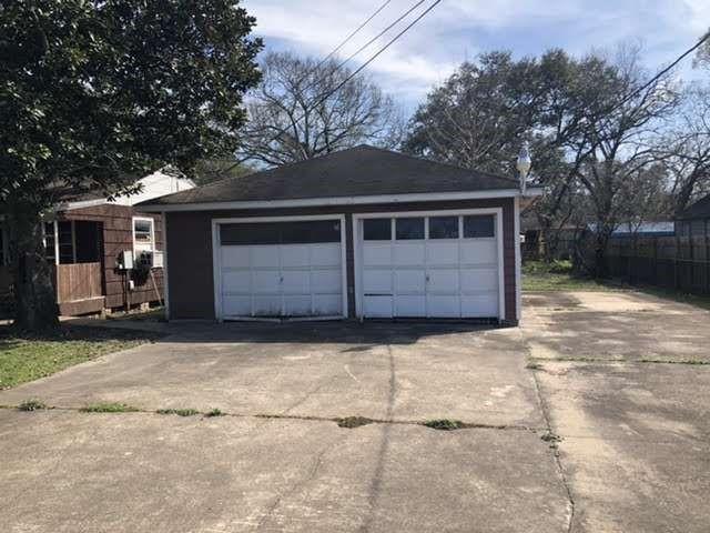 201 Smith Street, Clute, Texas image 3