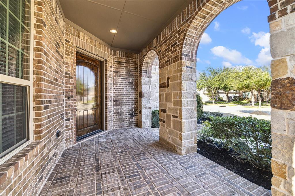 6006 Solara Ledge Lane, Sugar Land, Texas image 2