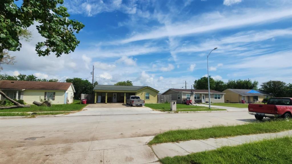 811 W 12th Street, Freeport, Texas image 9