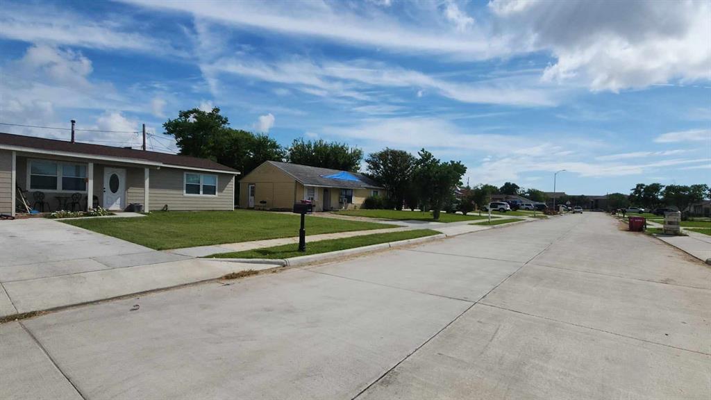 811 W 12th Street, Freeport, Texas image 10