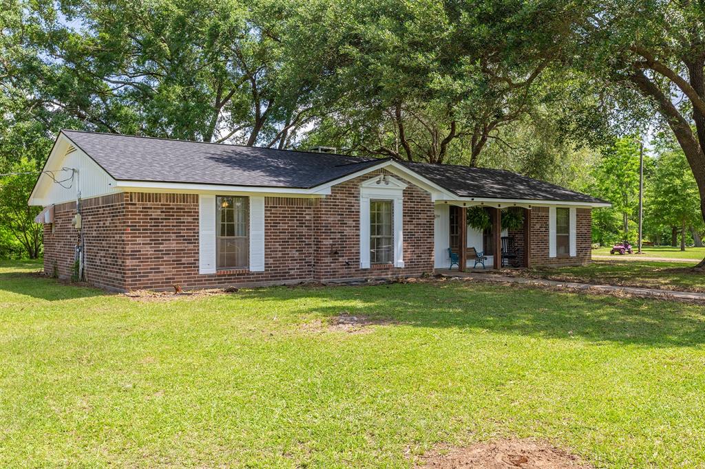 215 County Road 2153
