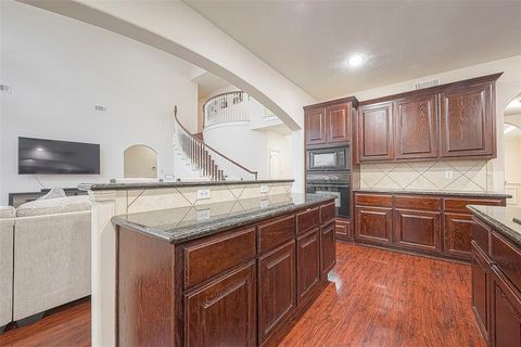 Single Family Residence in Houston TX 4906 Kings Way 9.jpg