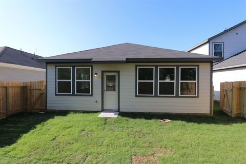 Single Family Residence in Missouri City TX 1734 Whispering River Drive 4.jpg