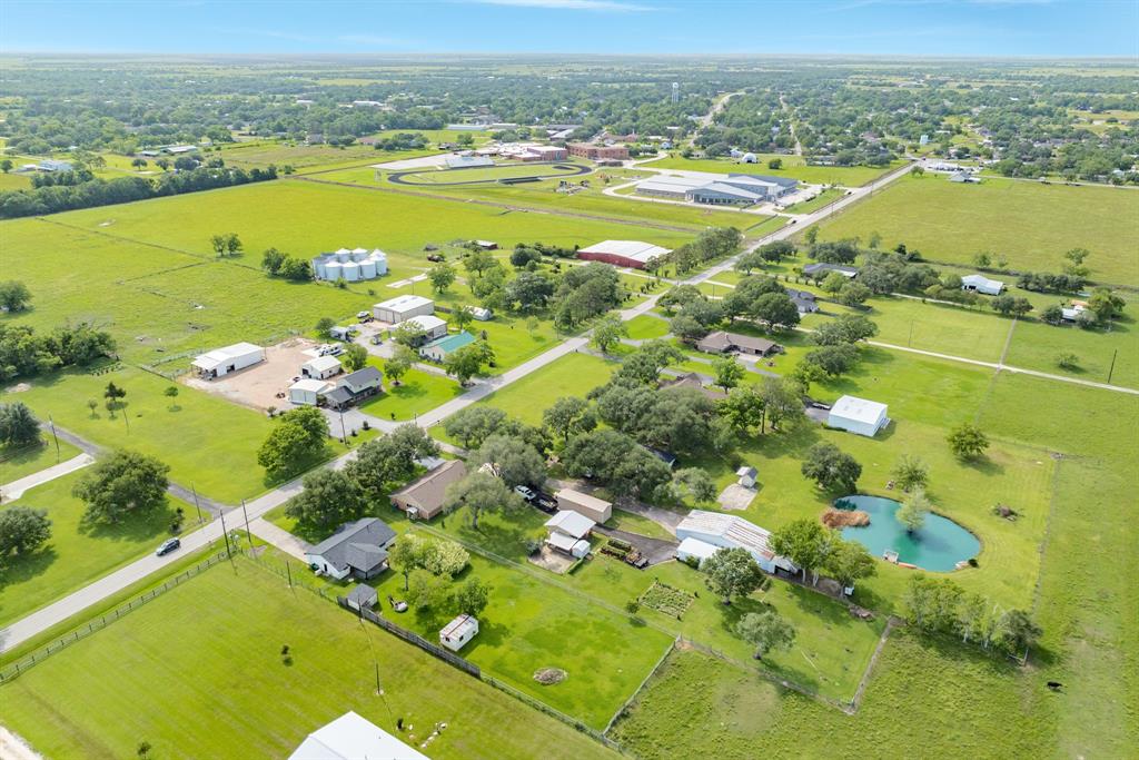 2735 County Road 208, Danbury, Texas image 9