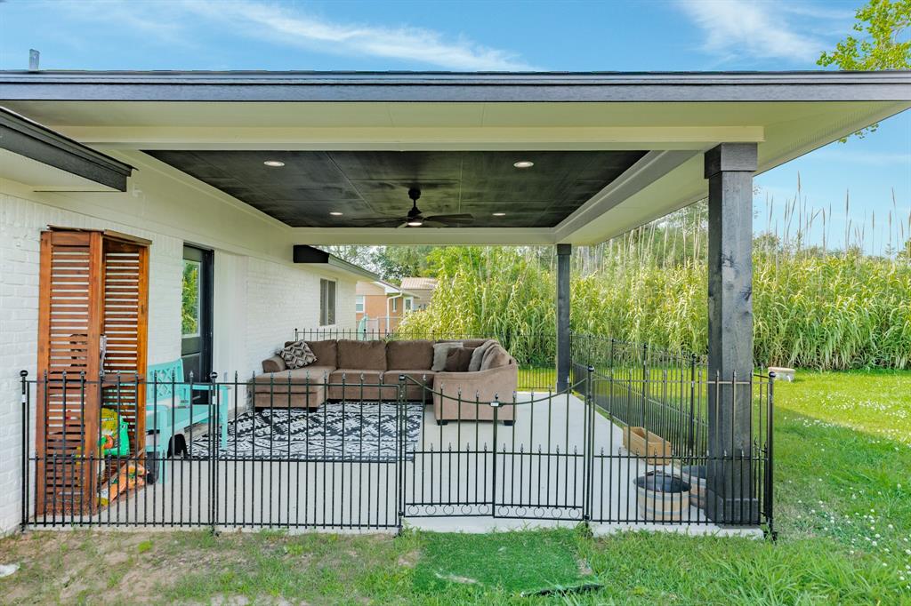 2735 County Road 208, Danbury, Texas image 15
