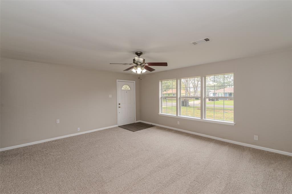 895 Morning Glory Drive, Bridge City, Texas image 4