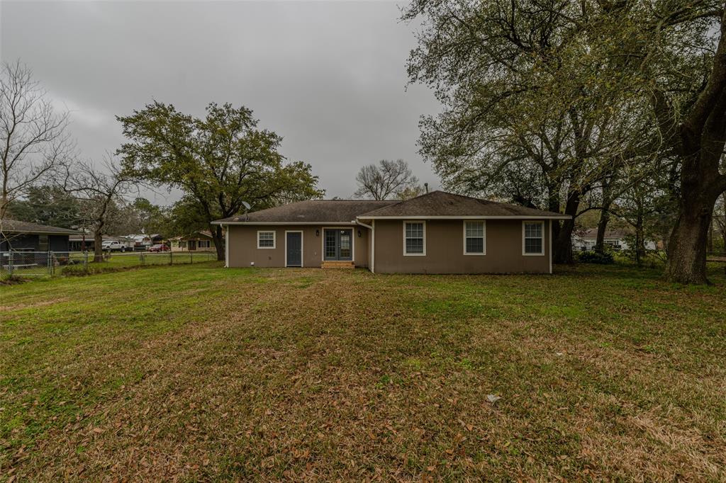 895 Morning Glory Drive, Bridge City, Texas image 7