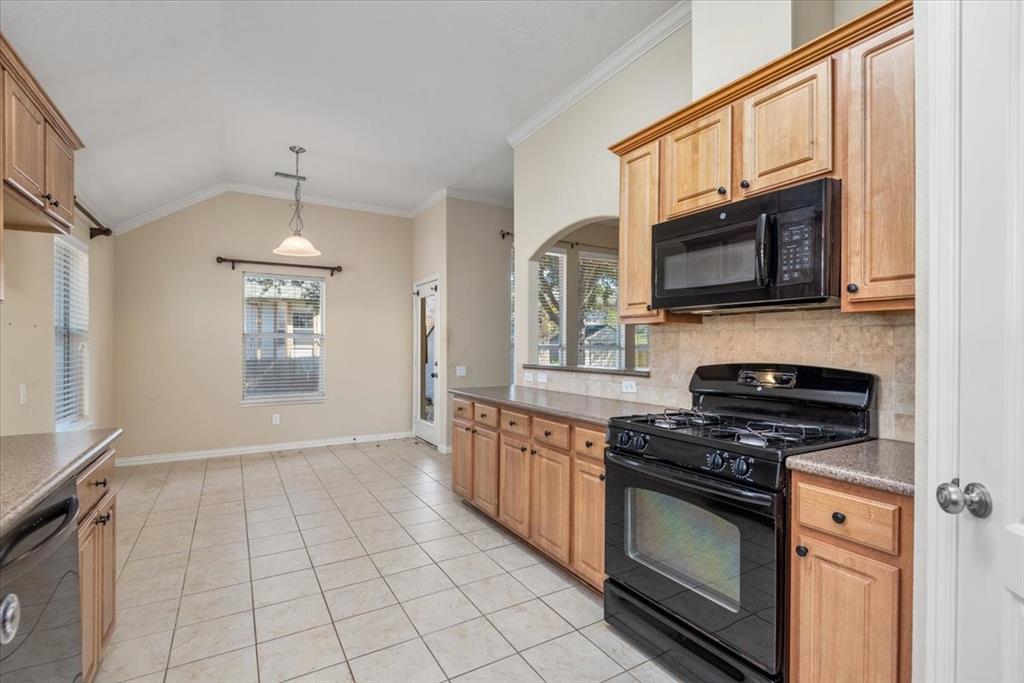 18720 Stewart Hill Drive, Montgomery, Texas image 10
