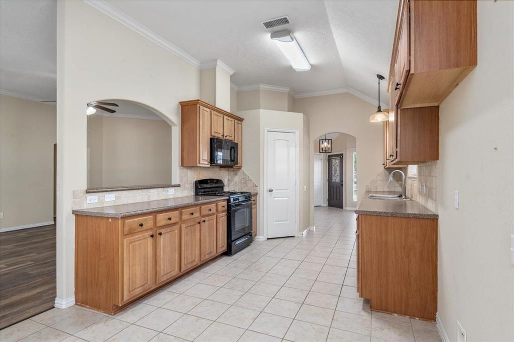 18720 Stewart Hill Drive, Montgomery, Texas image 12