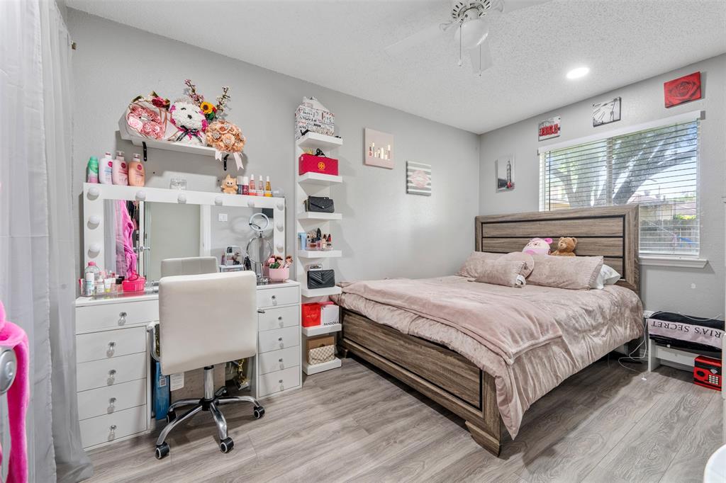 8511 Green Cedar Drive, Houston, Texas image 16