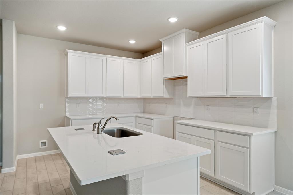 3315 Falling Brook Drive, Baytown, Texas image 12