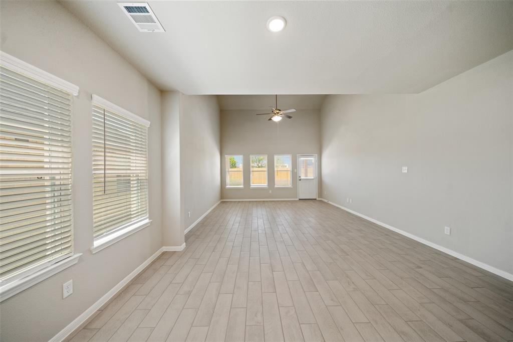 3315 Falling Brook Drive, Baytown, Texas image 14