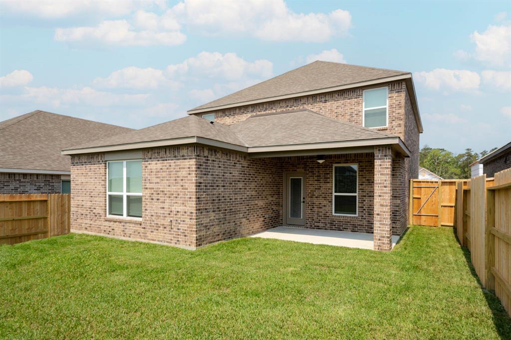 724 Fallen Hemlock Court, Conroe, Texas image 2