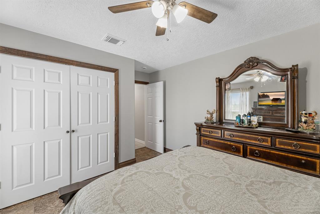 1112 Misty Way Drive, Crosby, Texas image 27