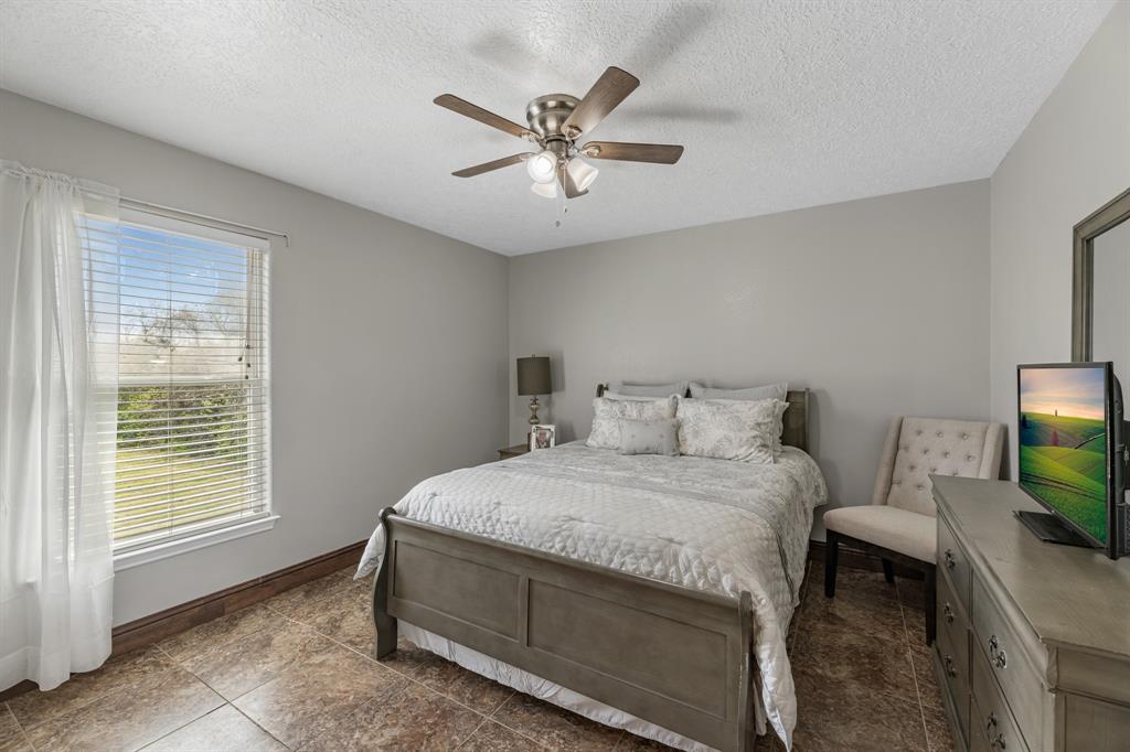 1112 Misty Way Drive, Crosby, Texas image 23