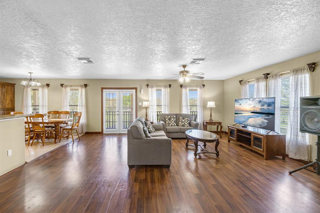 1112 Misty Way Drive, Crosby, Texas image 33