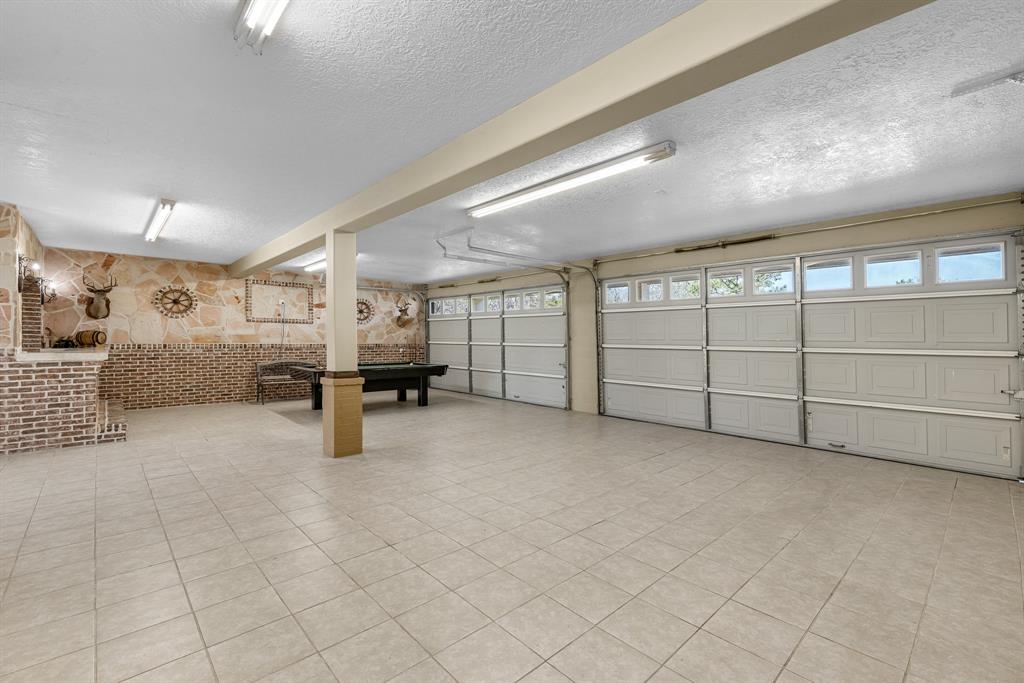 1112 Misty Way Drive, Crosby, Texas image 11