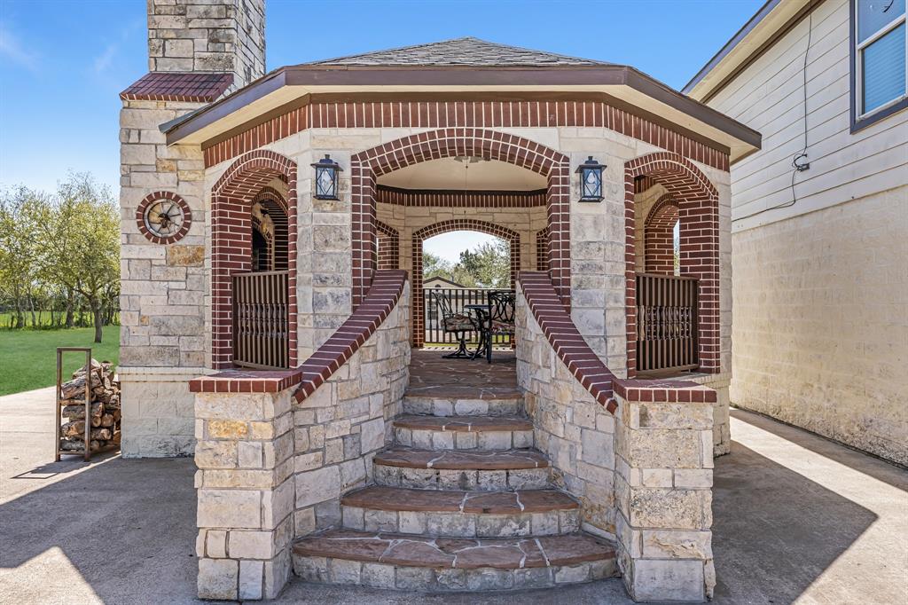 1112 Misty Way Drive, Crosby, Texas image 6