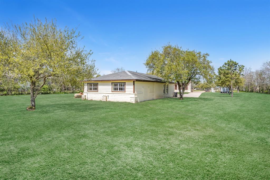 1112 Misty Way Drive, Crosby, Texas image 46