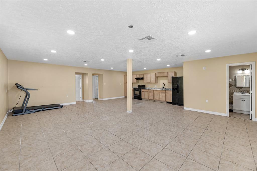 1112 Misty Way Drive, Crosby, Texas image 40