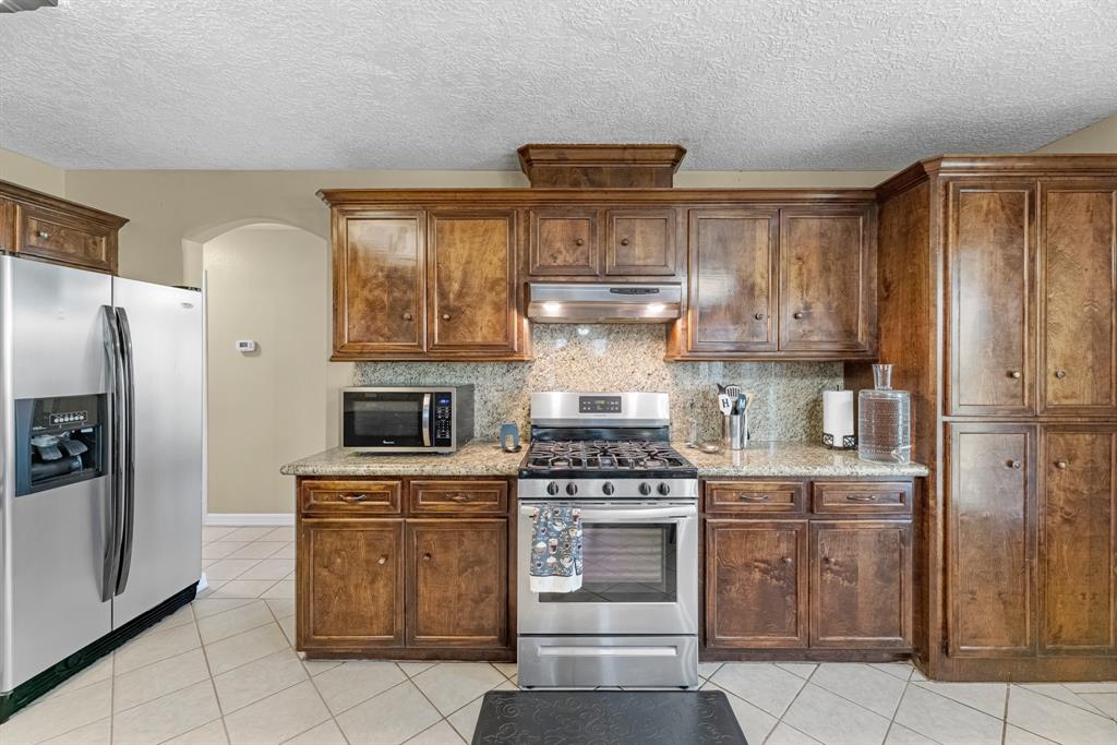 1112 Misty Way Drive, Crosby, Texas image 30