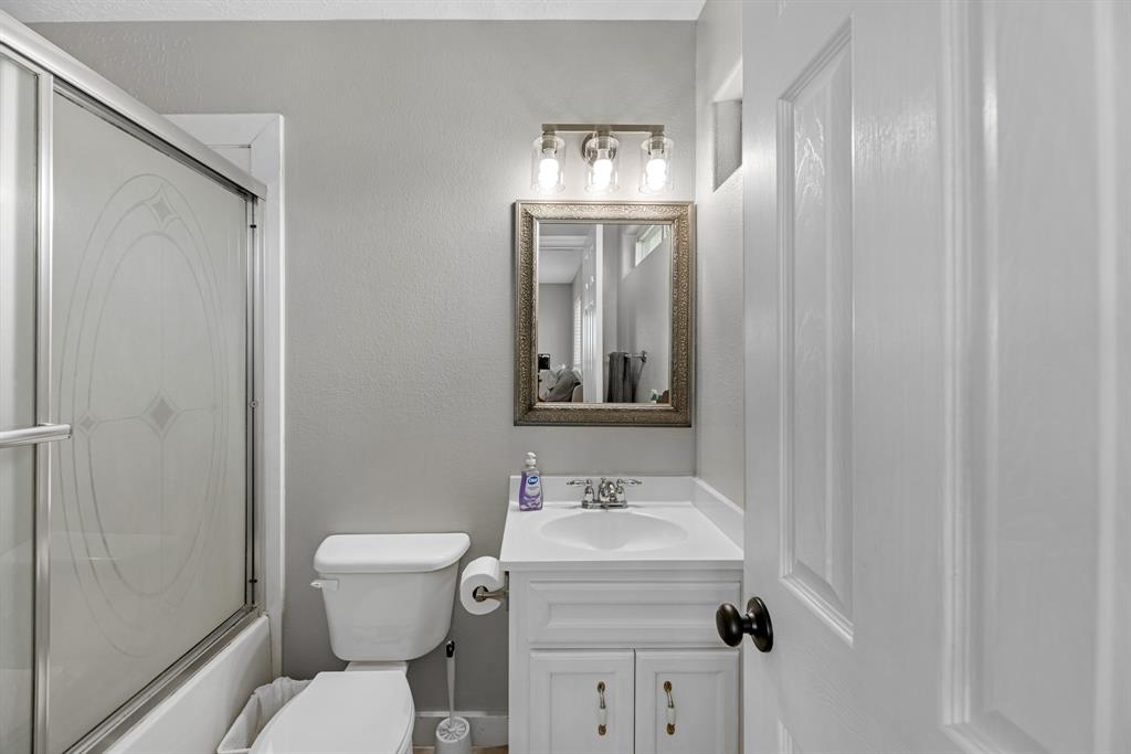 1112 Misty Way Drive, Crosby, Texas image 22