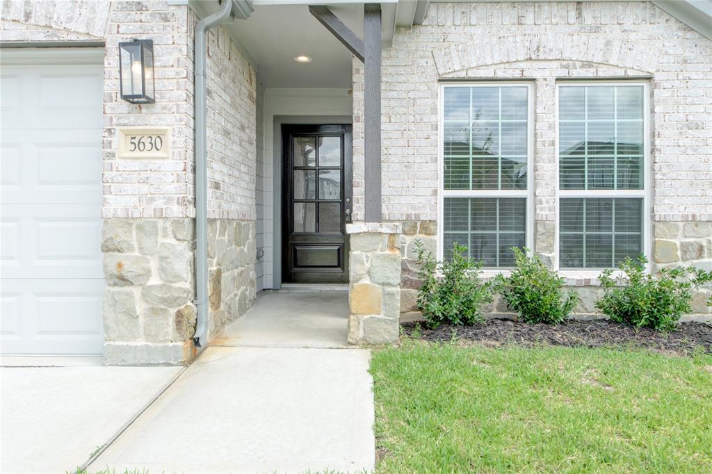 5630 Silverleaf Oak Lane