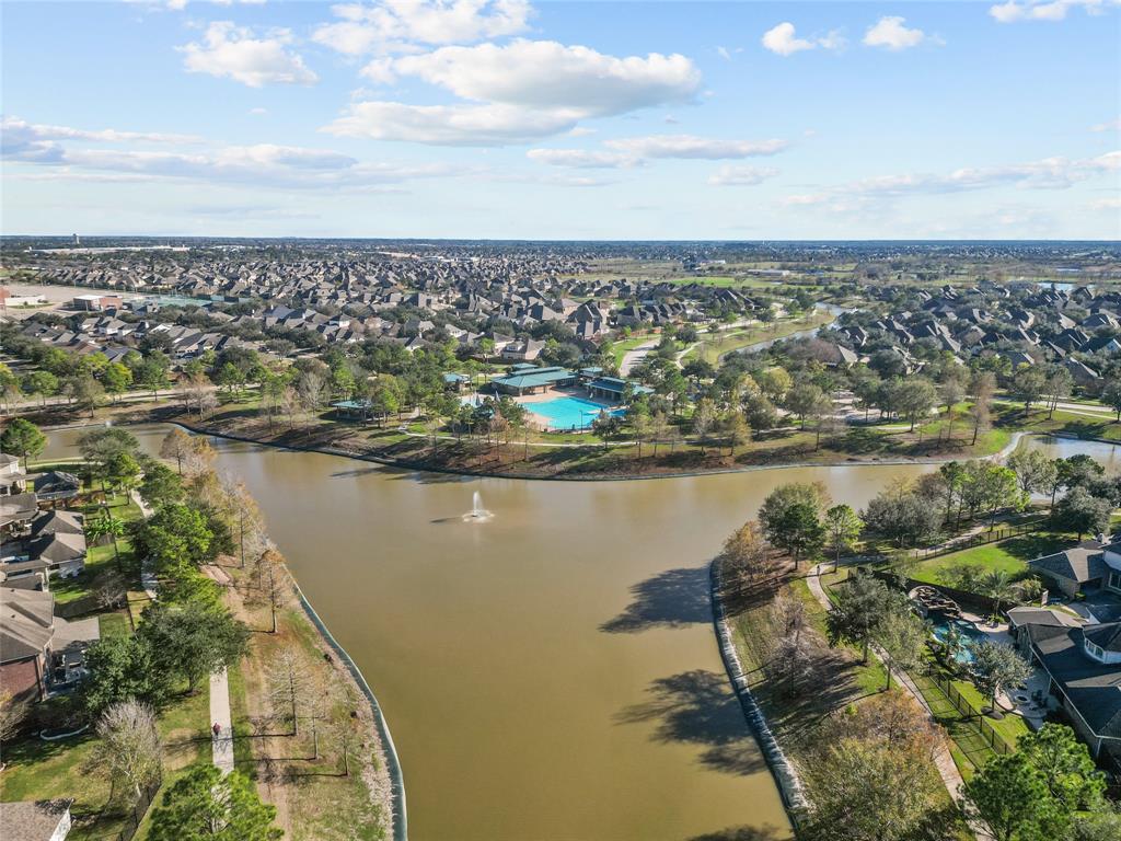 12401 Clover Creek Lane, Pearland, Texas image 3