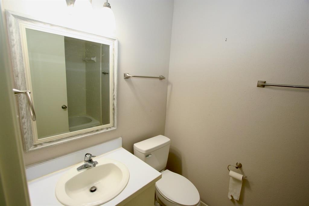 12024 Mighty Oak Drive #A, Houston, Ohio image 18