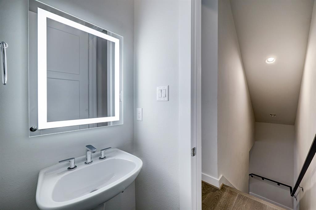 1203 Hickory Street #D, Houston, Texas image 5