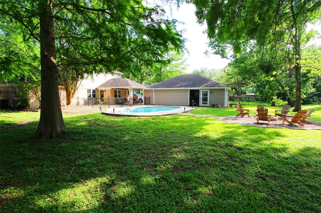 107 Charleston Street, Friendswood, Texas image 25