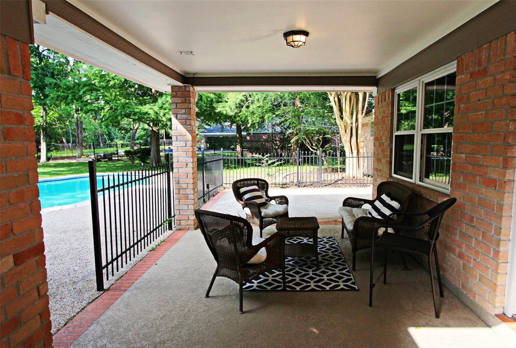 107 Charleston Street, Friendswood, Texas image 24
