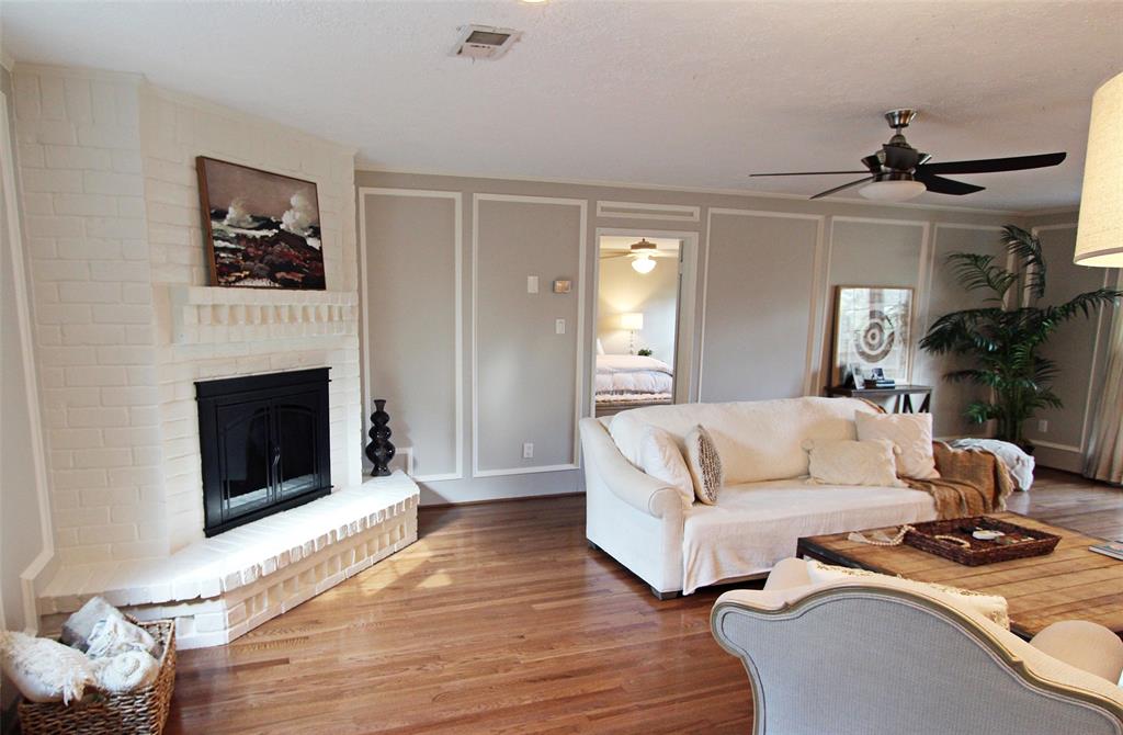 107 Charleston Street, Friendswood, Texas image 4